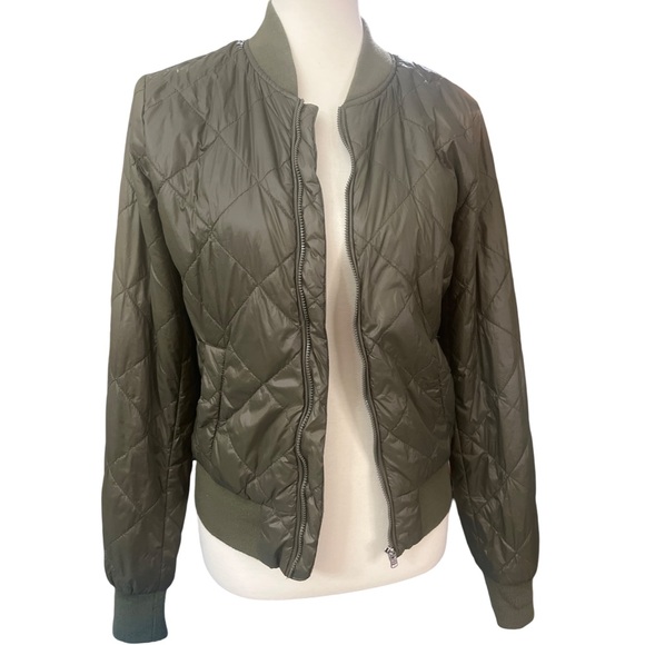 Saks Fifth Avenue army green quilted cropped bomber jacket women’s size large - Picture 2 of 7